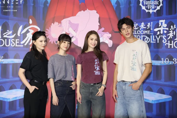 紀培慧（左起）、姚愛寗、昆凌和邱以太出席《歡迎來到朵莉之家》試片活動。攝影中心攝