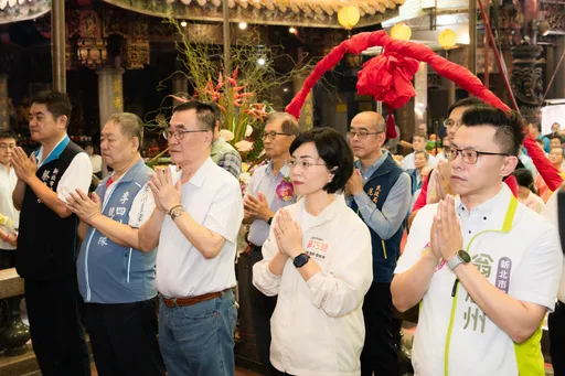 巧遇李四川同框拜廟！蘇巧慧：相信大家都希望新北好