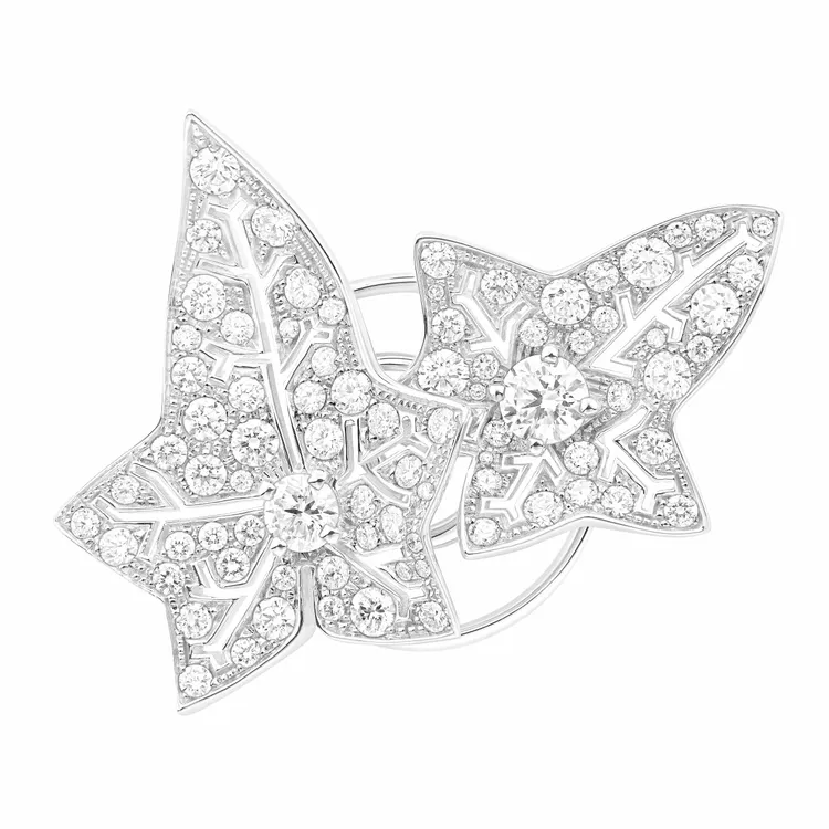 BOUCHERON Lierre de Paris常春藤系列胸針，白金750材質，鑲嵌鑽石。品牌提供
