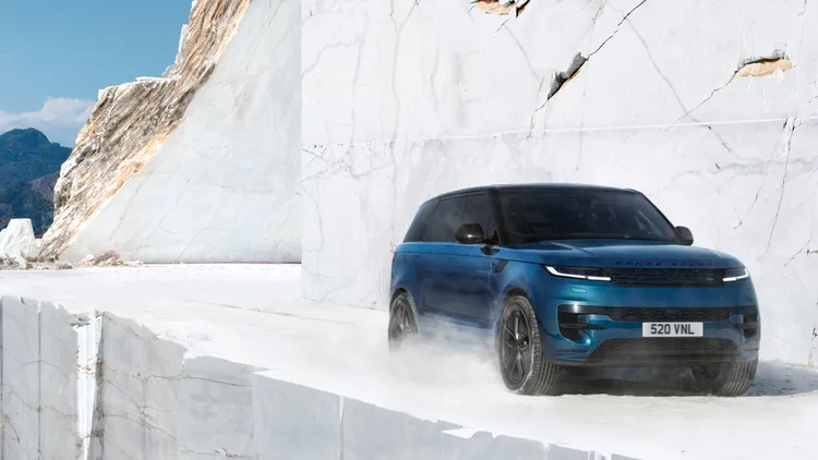 Range Rover Sport Electric搭載雙電動馬達，綜效輸出550PS、峰值扭力850Nm，創下Sport車系最大扭力輸出紀錄。原廠照片