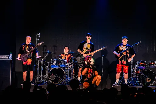 金曲樂團血肉果汁機回來了　隔5年再發片！前揪兄弟團玩摔角