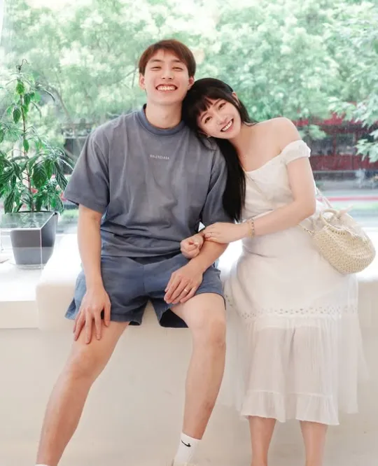 語謙與老公很恩愛。翻攝語謙IG