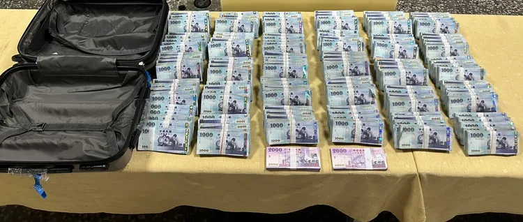 楊姓樁腳被搜出1526萬元現金。中檢提供