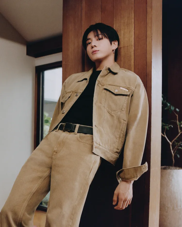 田柾國當起Calvin Klein人形立牌。品牌提供