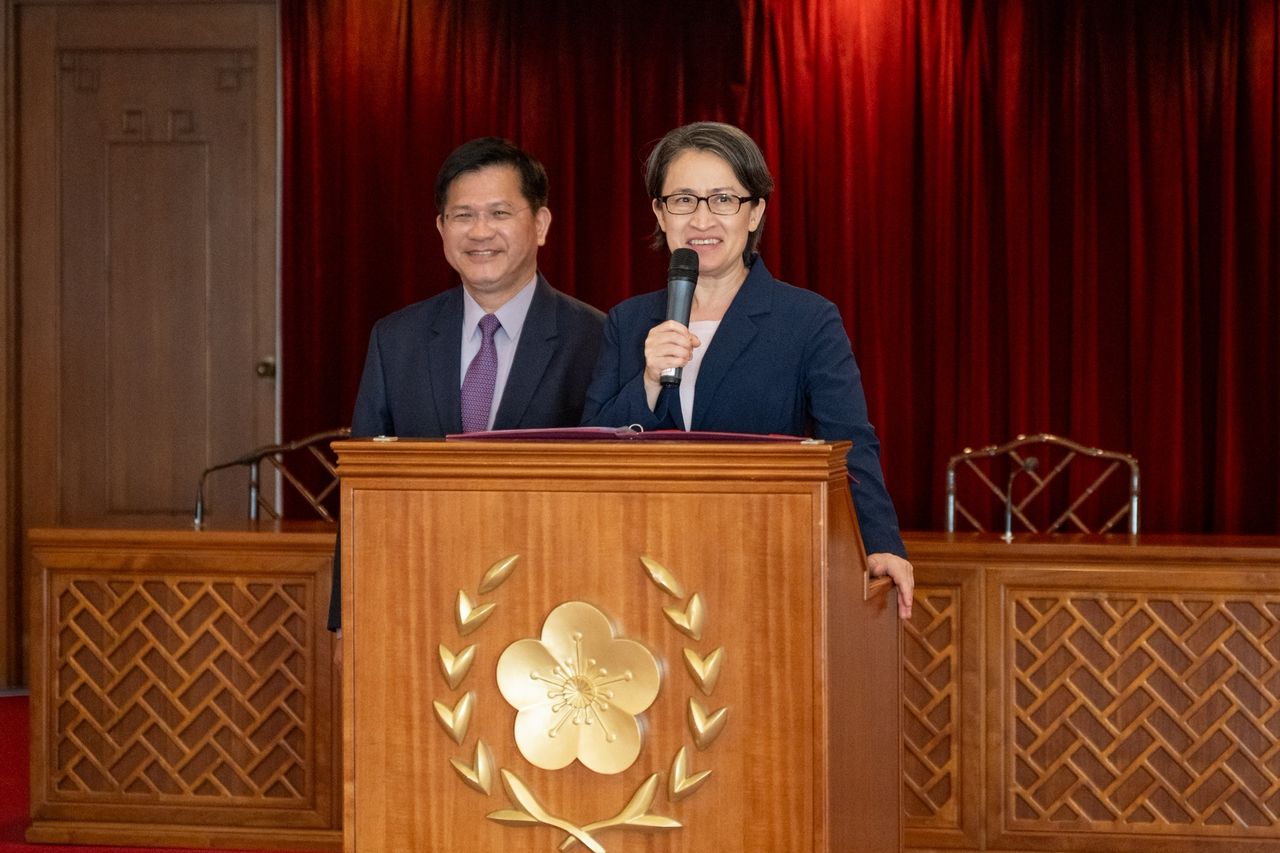 惡劣海象行經27小時!蕭美琴訪歐返台曝:沒對外公布是怕被干擾