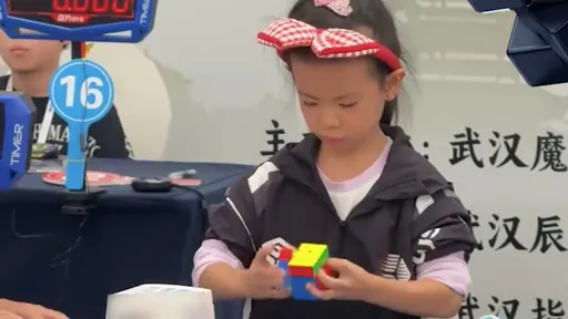 6歲女孩「4.27秒」解完魔術方塊！3天2破世界紀錄　已熟記1300種解法