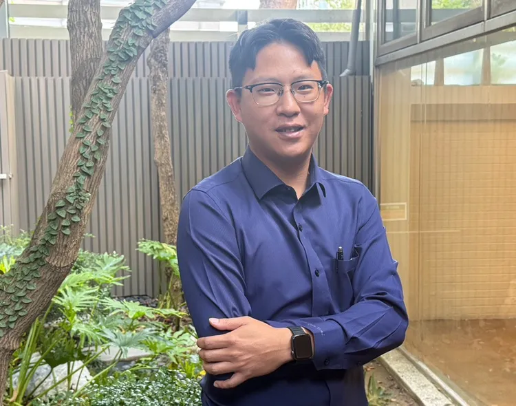 高雄房屋市場調查協會理事長蔡博丞指出，整體市況仍待提升，部分建案已開始價格配合。葉家銘攝