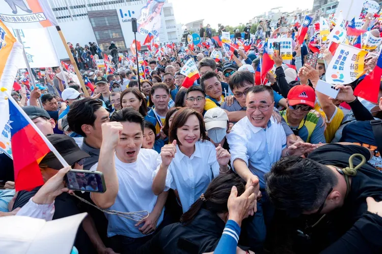 這場造勢大會湧入約3萬支持者。柯志恩競總提供