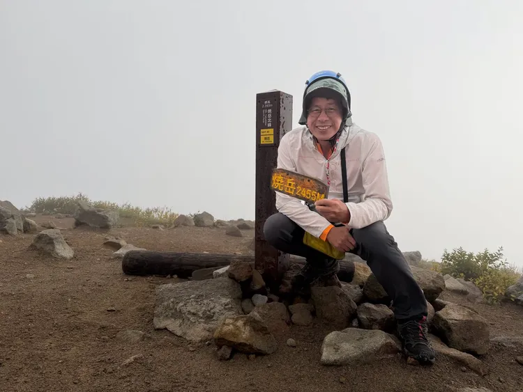 劉克襄登山情景。翻攝自劉克襄臉書