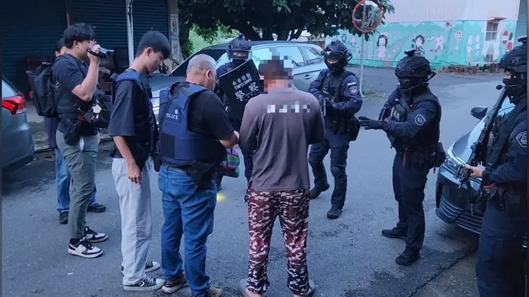 警方順藤摸瓜，9月中旬逮到黃姓共犯，與許男一起送辦。翻攝照片