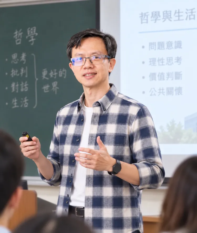 東海推廣處處長許書銘指出，李驥的人生就是跨界與終身學習的實踐，這也是邀請其擔任創意總監的重要原因。東海提供