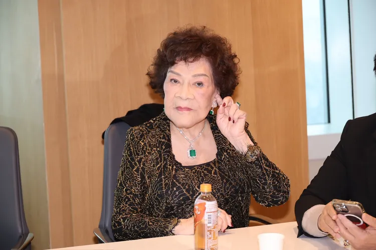 阿姑接二連三收到好友死訊相當鬱悶。資料照、攝影中心攝