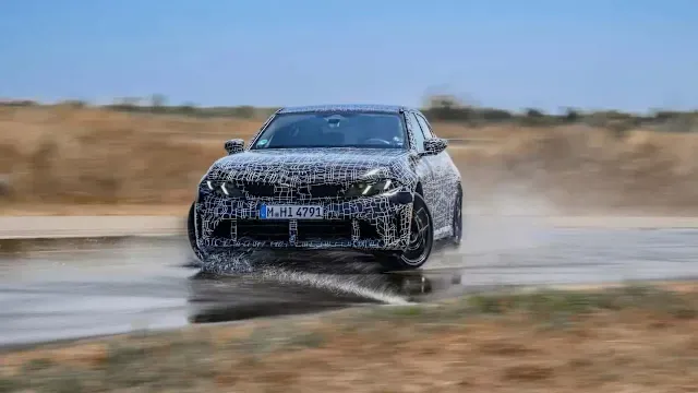 M350 xDrive新增Drift Moment功能，可透過電子控制調整前後軸動力分配，BMW預計在2027年以軟體更新方式加入這項功能。原廠照片