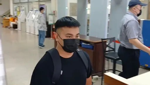 歌手邱軍酒駕撞死小黃運將逃逸　一審判10年！二審首開庭求減刑