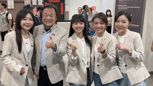 忘帶登記參選隊服太惹眼　高嘉瑜：王世堅換造型才值得關注