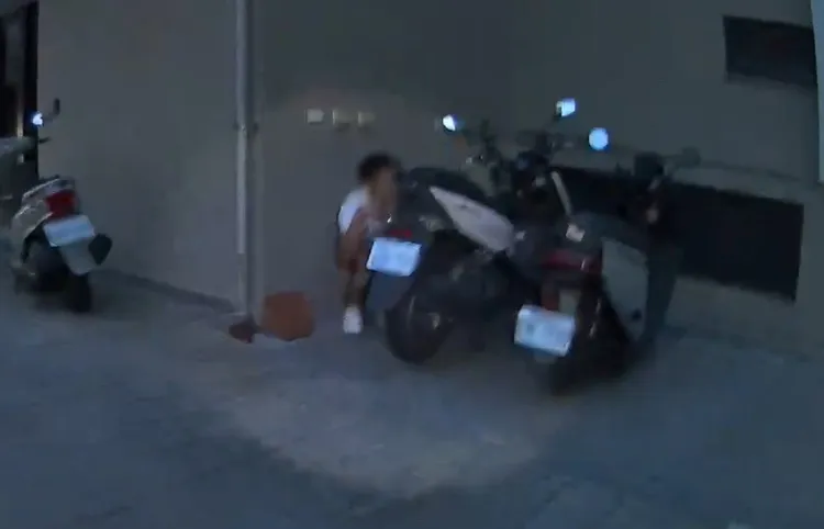 20歲越籍移工梁男失聯近半年，見警方臨檢心急奔逃被發現，最後仍束手就擒。翻攝畫面