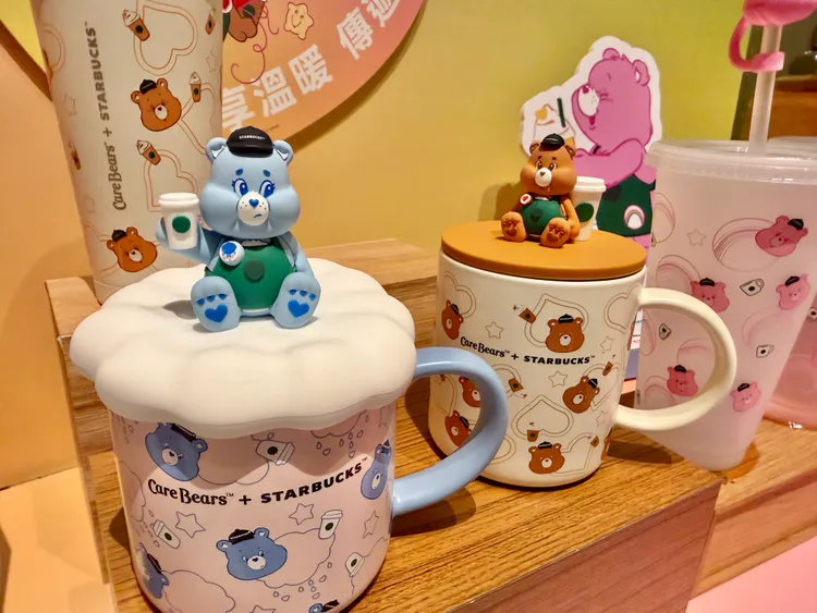星巴克Care Bears系列商品包含4款角色馬克杯。莊偉祺攝