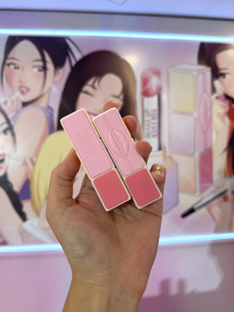 MAKE UP FOR EVER藝術大師原生光潤唇膏，990元。張家玲攝