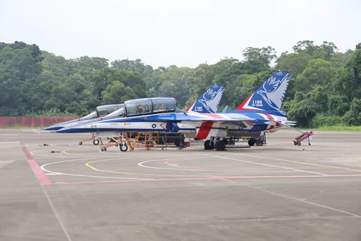 勇鷹高教機66架全數交付！國機國造9年任務完成　漢翔轉攻全壽期後勤