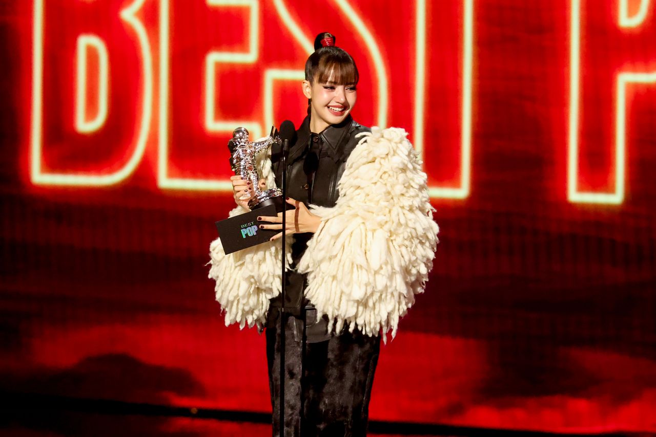 VMA|Lisa擊敗泰勒絲成亞洲之最激動哭了!瑪丹娜橫掃7獎大贏家