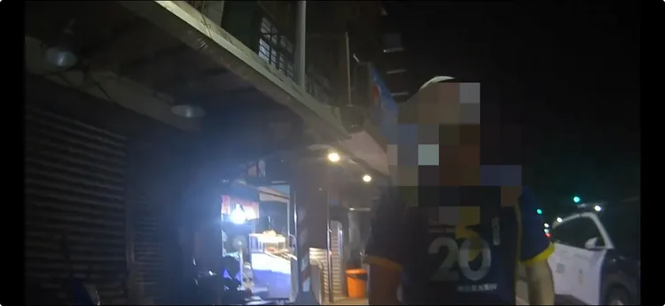 警方到場後隨即將該名男子帶回分駐所保護管束。翻攝照片