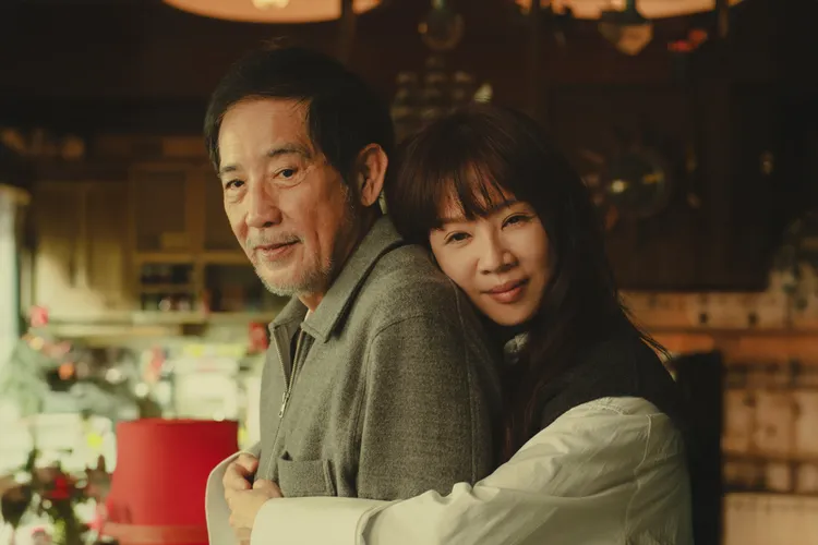 謝盈萱（右）與秦漢在戲裡相愛相殺。Netflix提供