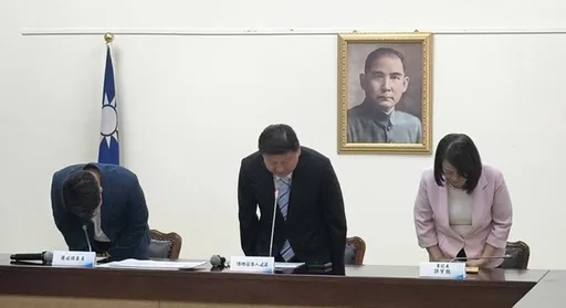 傅崐萁鞠躬道歉！認了凍預算未排除庇護工場　要總統府明年採購3倍