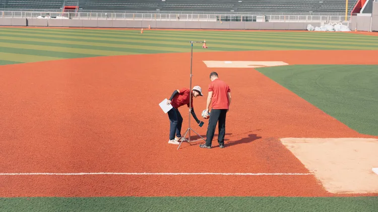 市府邀請國際專業運動場地認證機構Labosport檢測。新竹市府提供