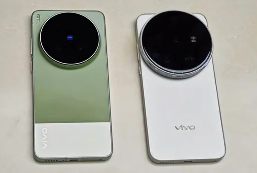 vivo X500 Pro Max實機疑曝光　超巨型相機模組幾乎塞滿背蓋