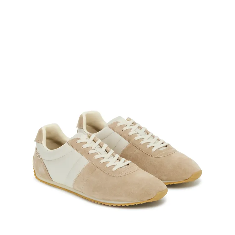 Loro Piana Fast Walk運動鞋男款楓糖色-深麥色。品牌提供