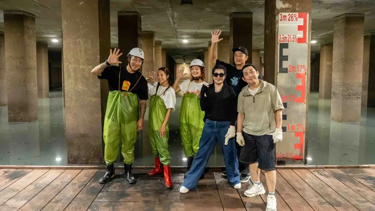 （左起）郭泓志、吳映潔、莎莎、 Vicky、姚元浩、屈中恆。好看娛樂提供
