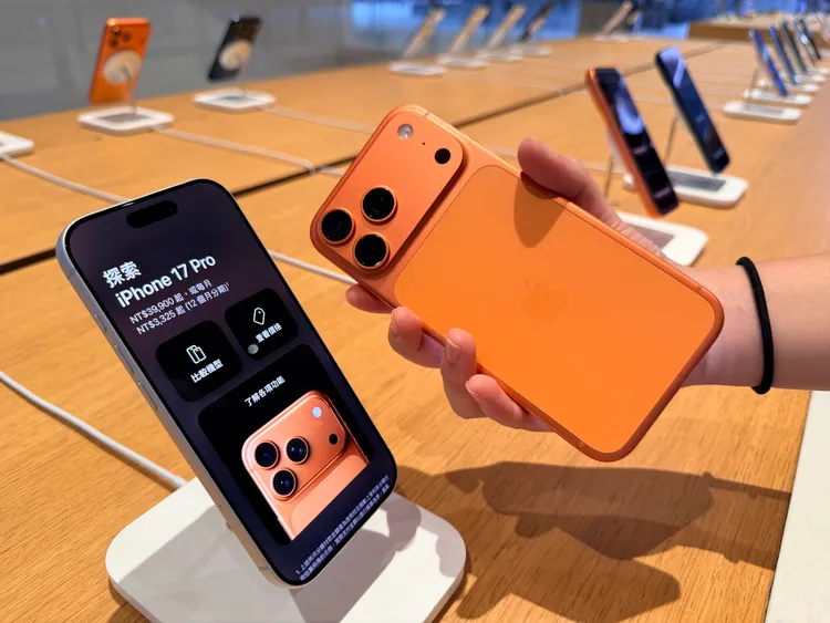 月薪3萬怎麼買摺疊iPhone？售價恐破7萬　3招減輕荷包壓力