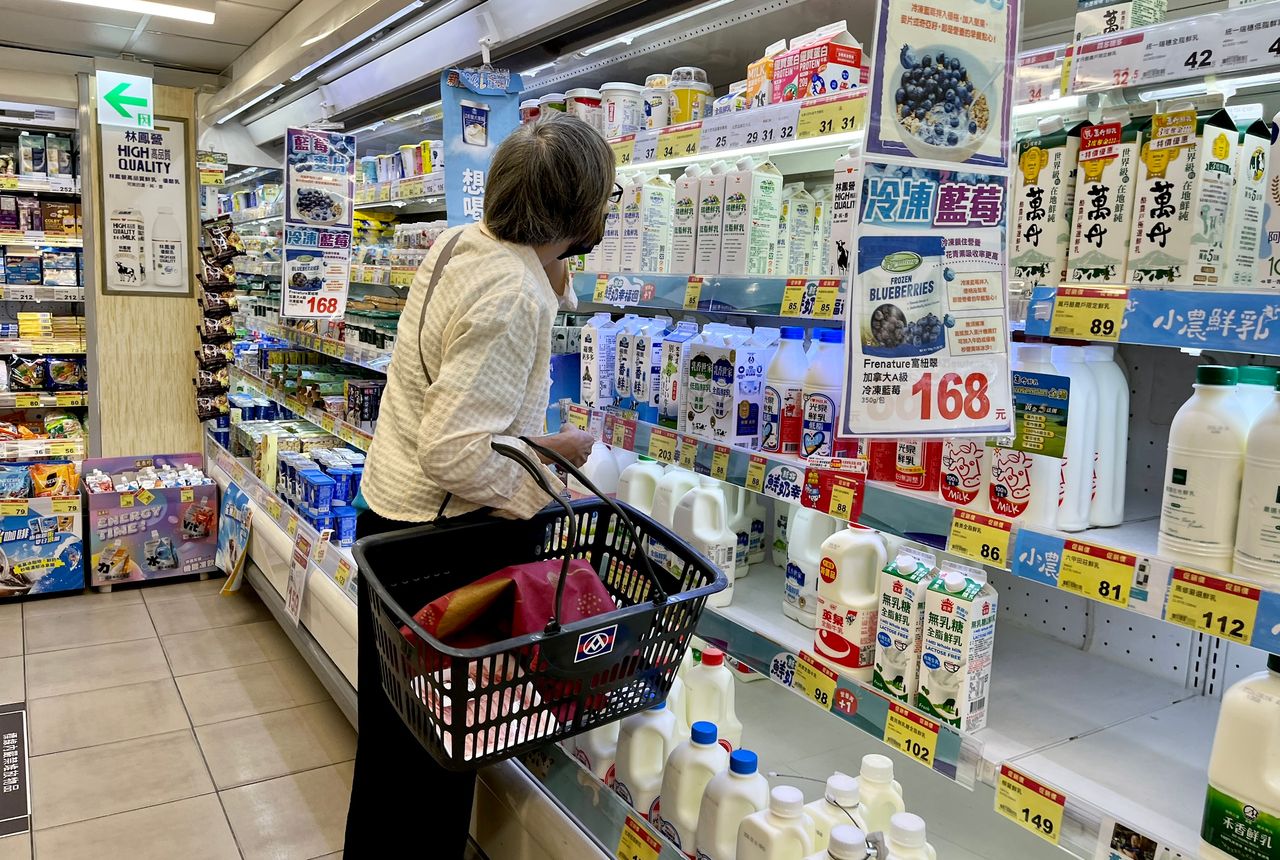 全聯1飲料好喝到上鎖?網笑「3粒金莎也鎖」 釣出真實原因