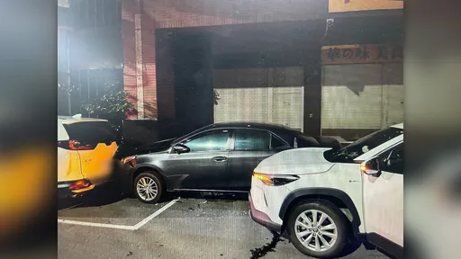 計程車凌晨自撞波及3車　女乘客好衰受傷送醫　運將毒駕送辦