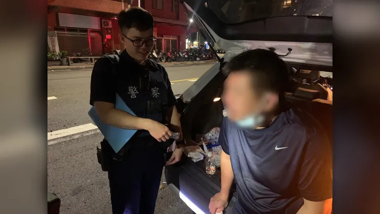 女乘客受傷送醫，徐男唾液快篩驗出毒品反應。民眾提供