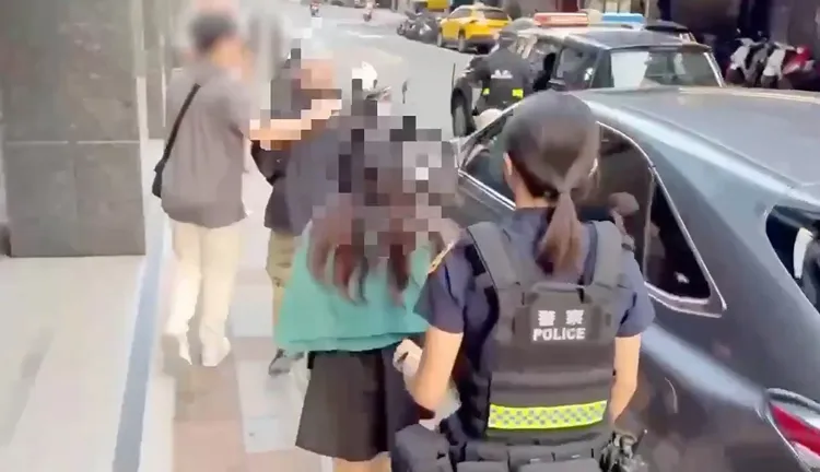 警方於現場帶回34人。翻攝畫面