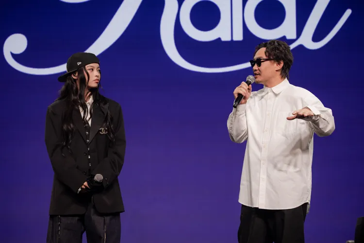陳奕迅（右）讚KAILA天生屬於舞台。EAS Music Limited提供