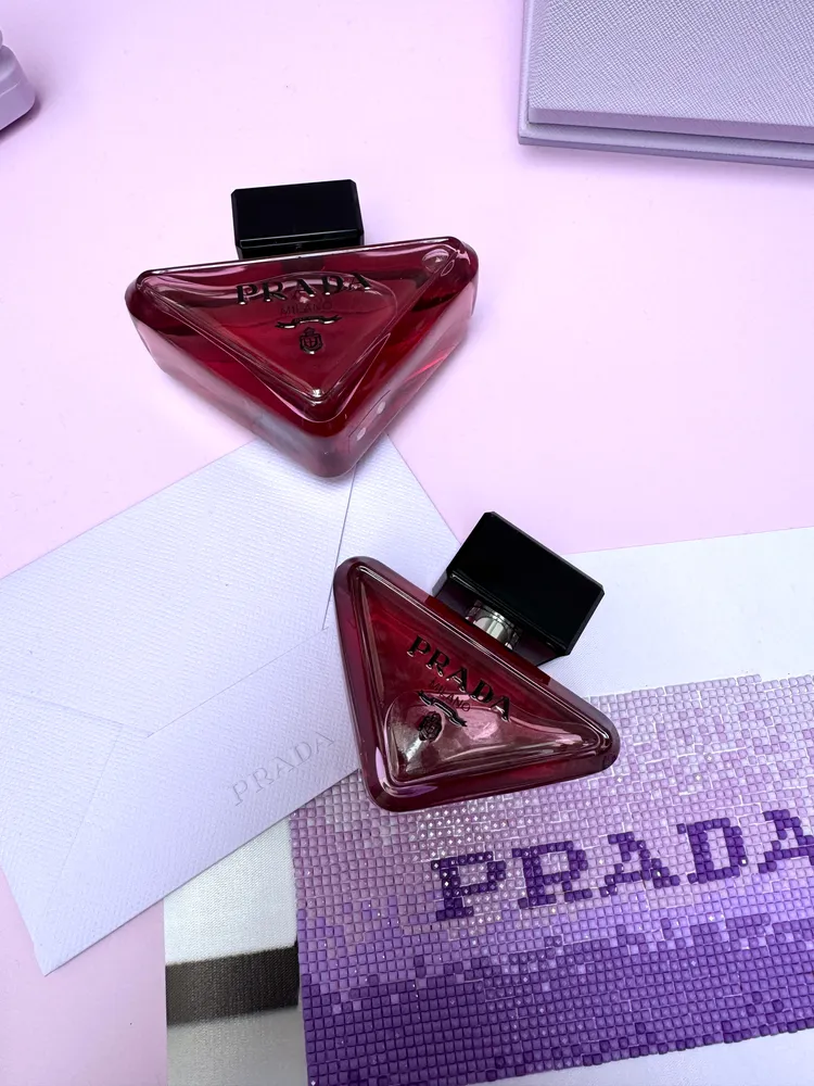 PRADA唯我莫測魅甜果境淡香精，30ml／3600元、50ml／4750元。張家玲攝