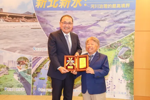 「公共圖書館界卡內基」背後推手曝光！捐4500萬元興建　李鵬雄獲新北「最高肯定」
