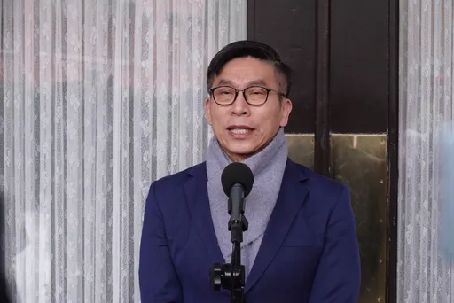 鍾佳濱持油壓剪破壞護欄　北檢依妨害公務罪嫌起訴