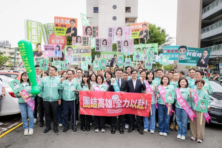 賴瑞隆2日登記參選高雄市長。翻攝畫面