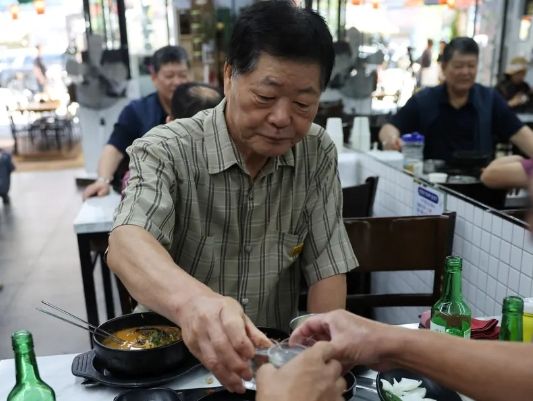 富阿公阿嬤最會給 80歲以上去年贈與超過6000戶總額達869億元
