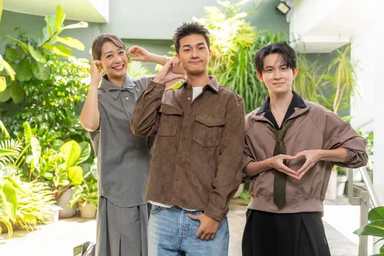 林暉閔（左起）、安乙蕎、裴子齊，共同出席茶敘。大愛提供