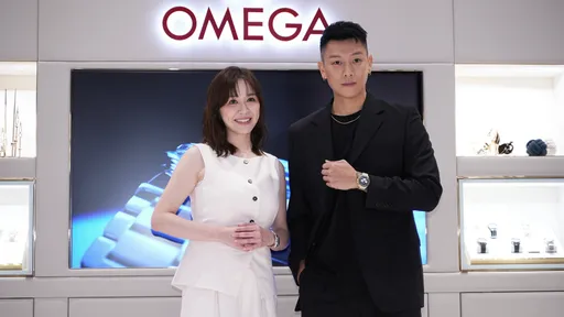 蔡依珊公然揪瘦子戴「情侶錶」　OMEGA超霸冰藍鑽錶上手超優雅