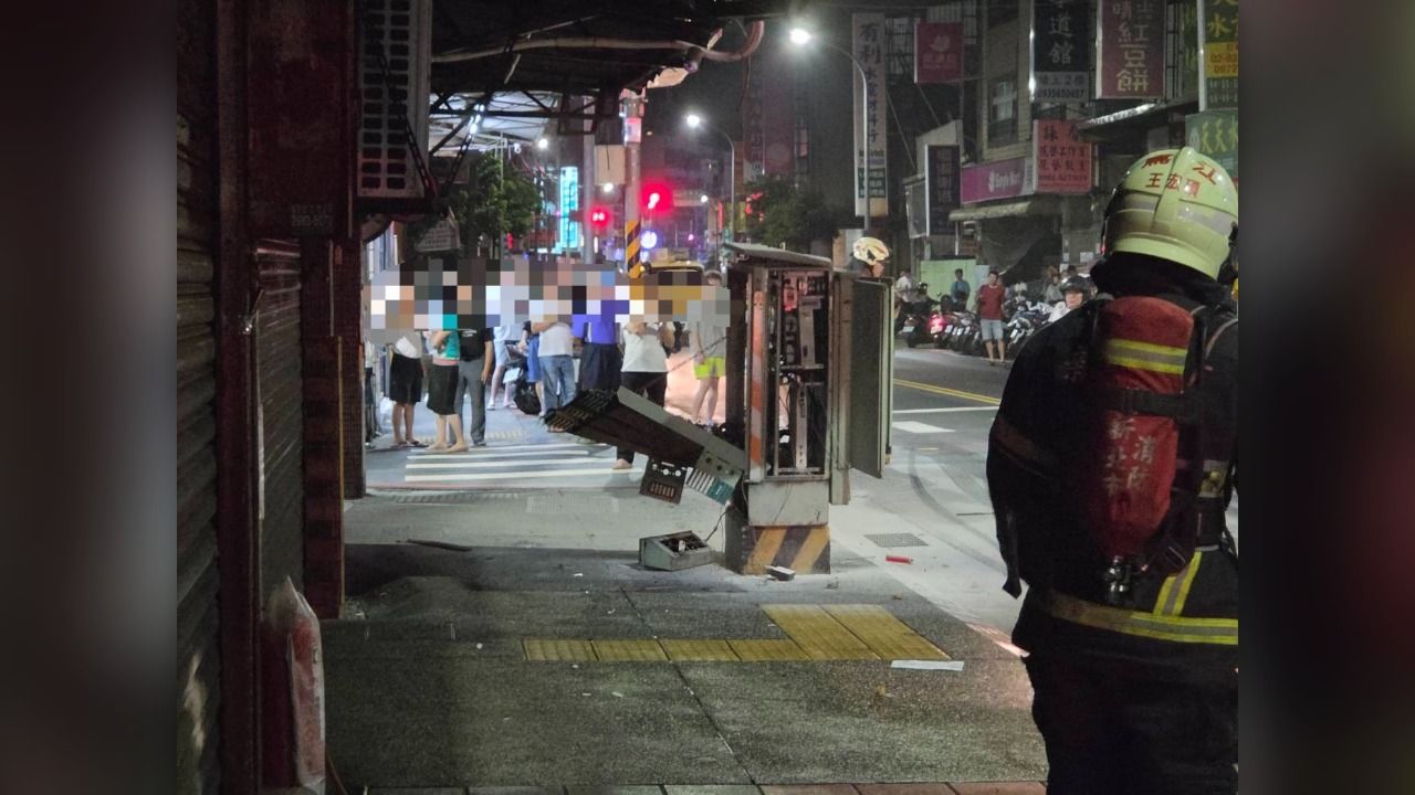 蘆洲深夜超巨響!民眾以為氣爆...「變電箱爆開」住戶百公尺外嚇醒