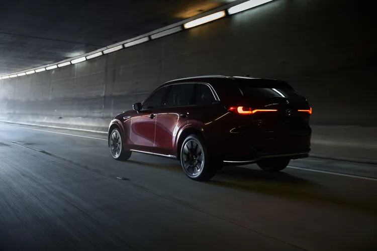 CX-90 33T AWD Elite Plus此次也針對舒適與科技配備進行升級。業者提供