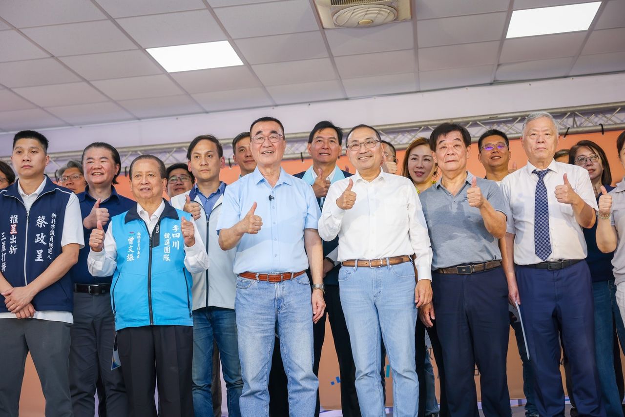 侯友宜接任李四川競總主委!登台喊:這戰一定要贏