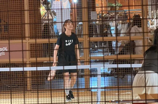 獨家｜野生大咖歌后中秋現身花博　實際年齡46歲網嚇傻！靠2招回春變少女