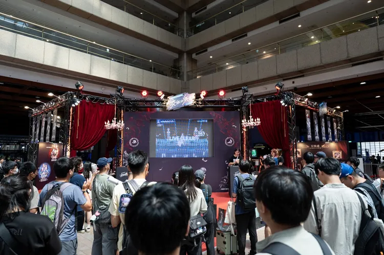 《BanG Dream! 交織的樂章》進駐 WirForce 2026，
以「假面舞會」主題展位帶來遊戲試玩、打卡任務與限定互動。主辦單位提供