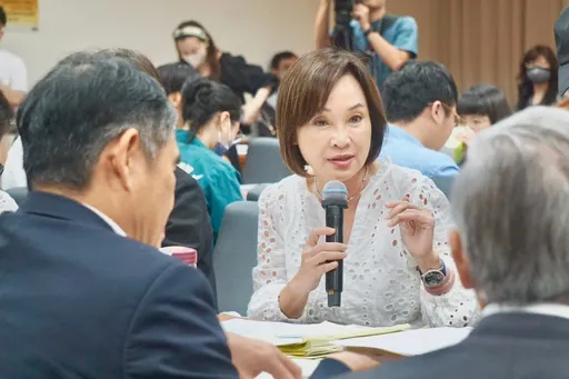 柯志恩專訪2｜主播嫩照曝光！國際視野與多元歷練接軌世界　老公比她更接地氣　